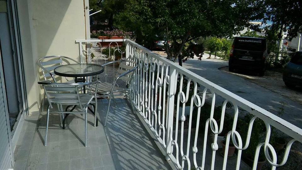 Apartmani Branko Vojnovic Омиш Экстерьер фото